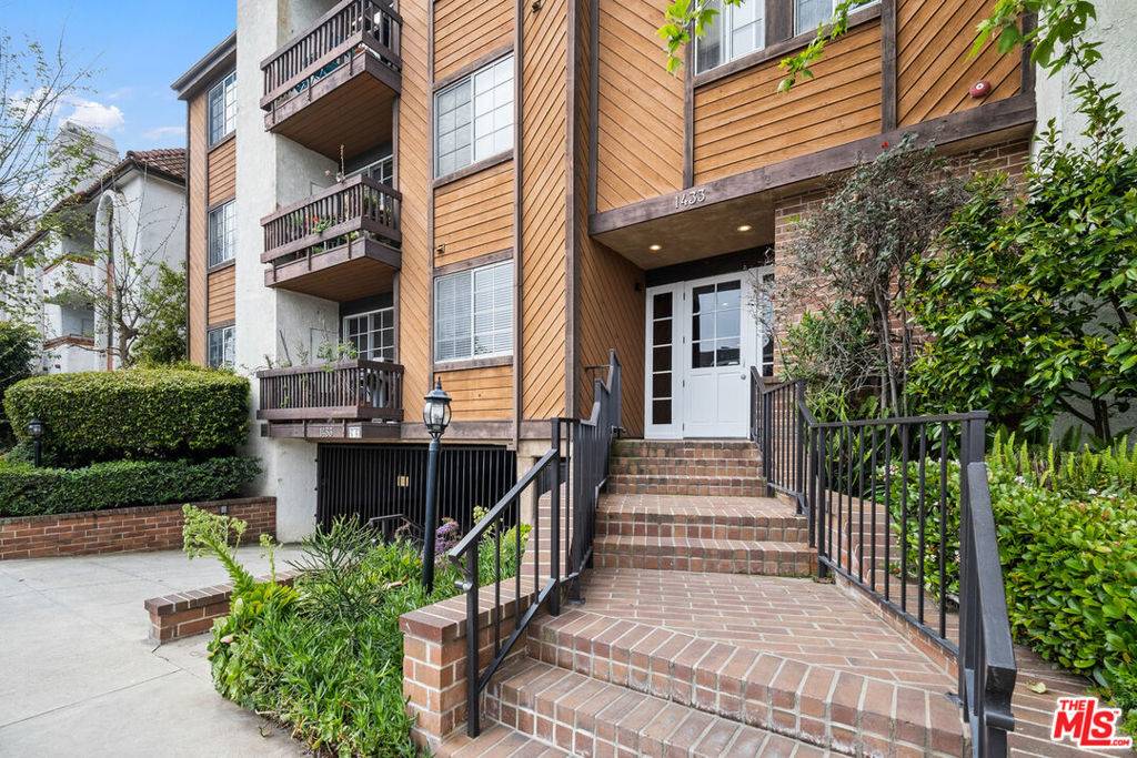 1433 Barry AVE #102, Los Angeles, CA 90025