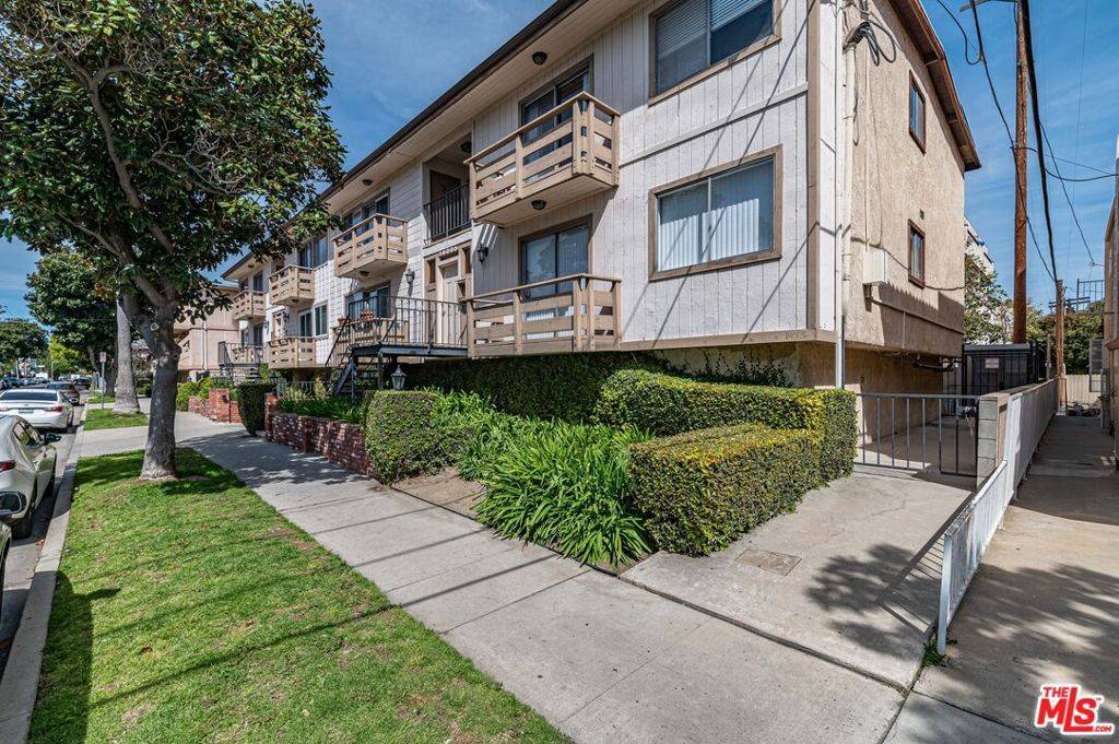 14005 Milbank ST #4, Sherman Oaks, CA 91423