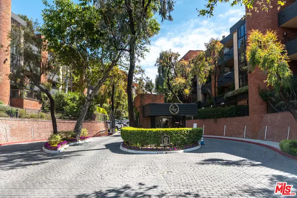 4765 Park Encino LN #333, Encino, CA 91436