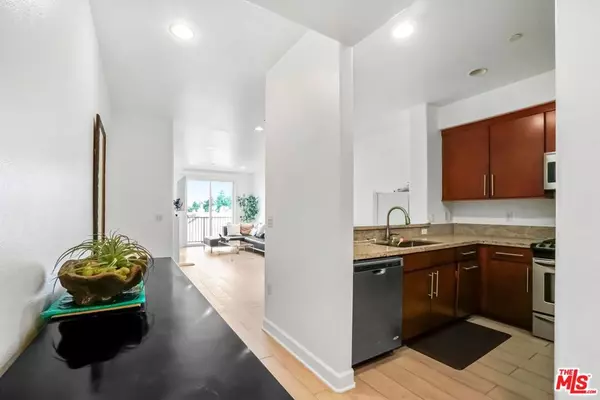 14412 Killion ST #407, Sherman Oaks, CA 91401