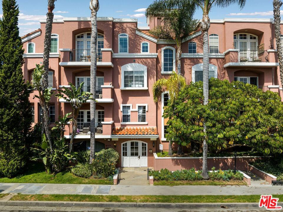 Los Angeles, CA 90025,1522 S Saltair AVE #202