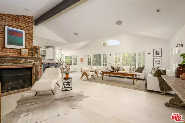 Studio City, CA 91604,3983 Sunswept DR