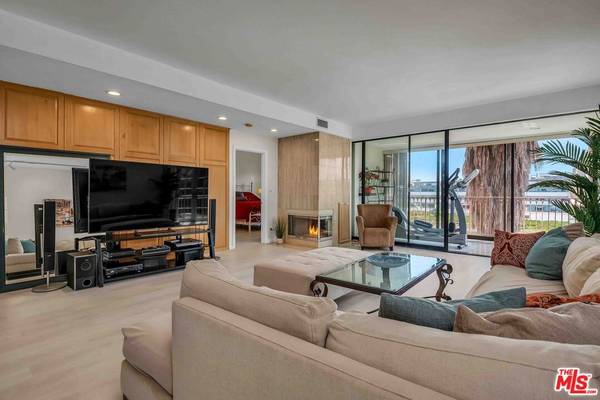 Playa Del Rey, CA 90293,6220 Pacific AVE #204