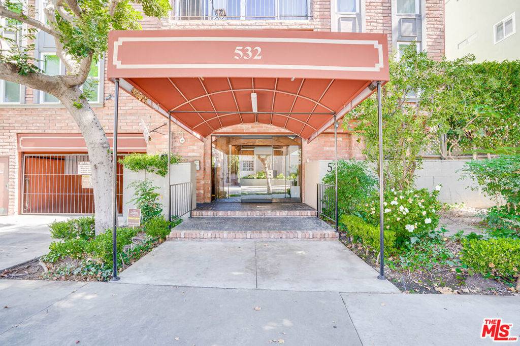 532 N Rossmore AVE #402, Los Angeles, CA 90004