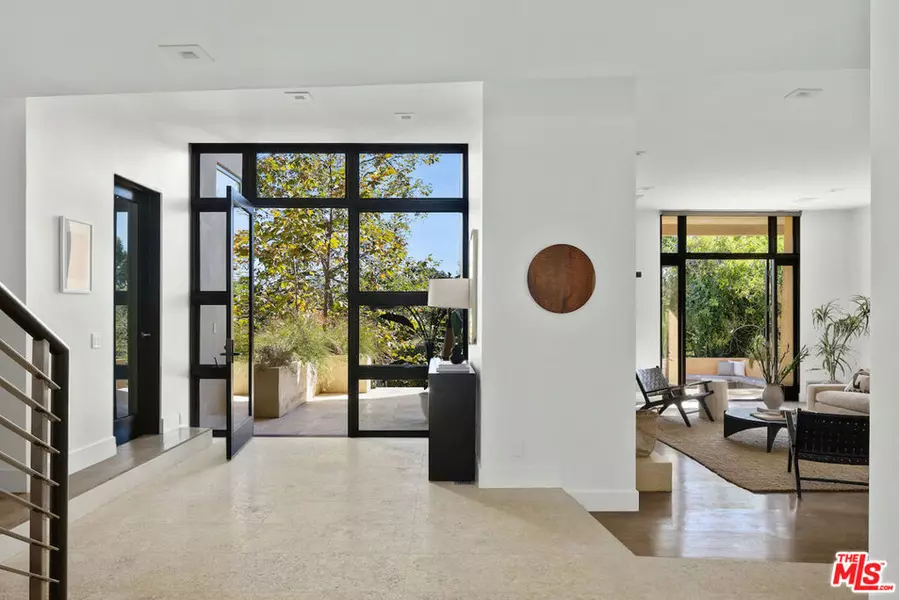 807 Napoli DR, Pacific Palisades, CA 90272