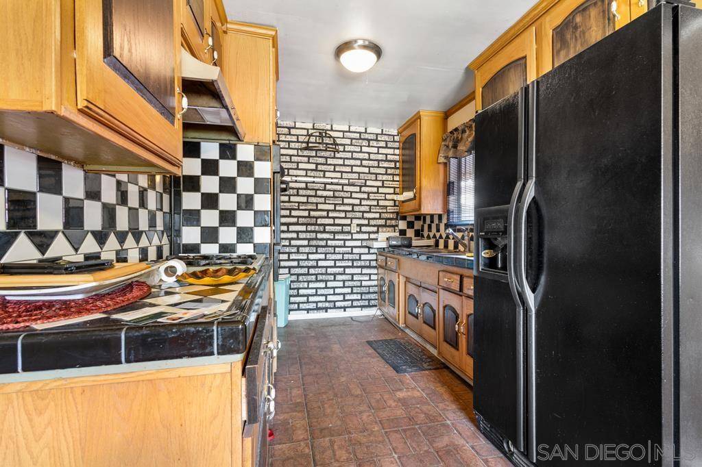 San Diego, CA 92114,615 Kirtright St