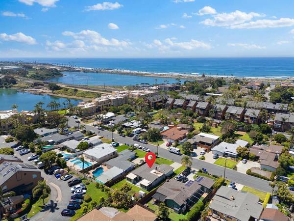 4070 Harbor Dr, Carlsbad, CA 92008