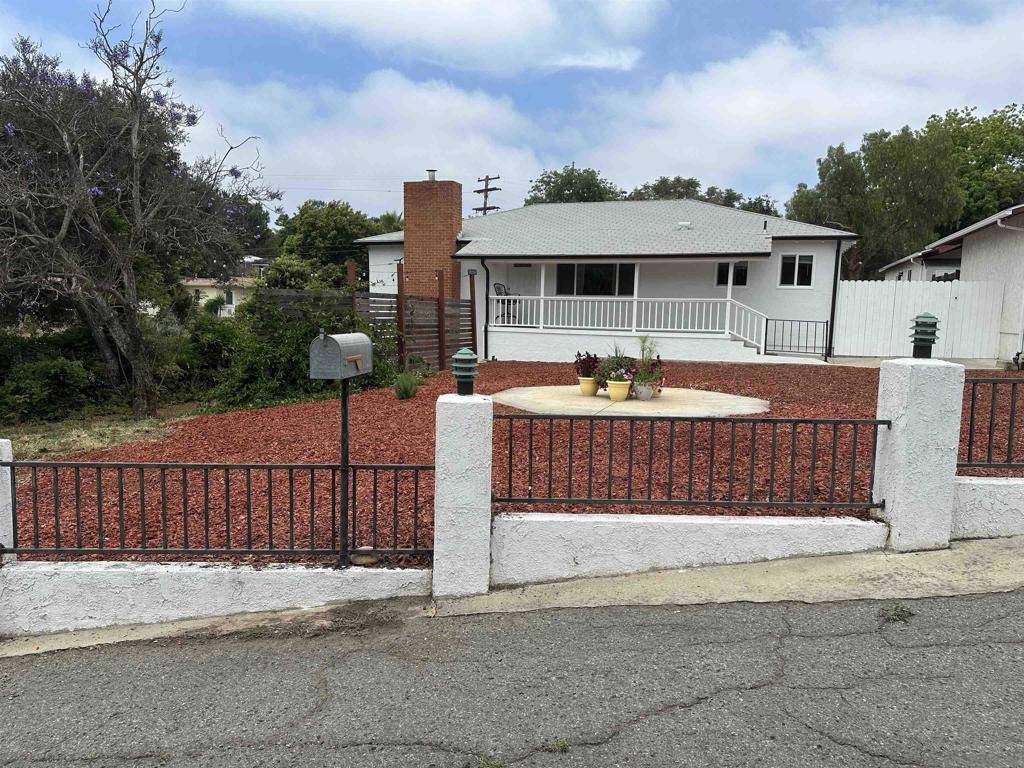 1104 Oak Dr., Vista, CA 92084