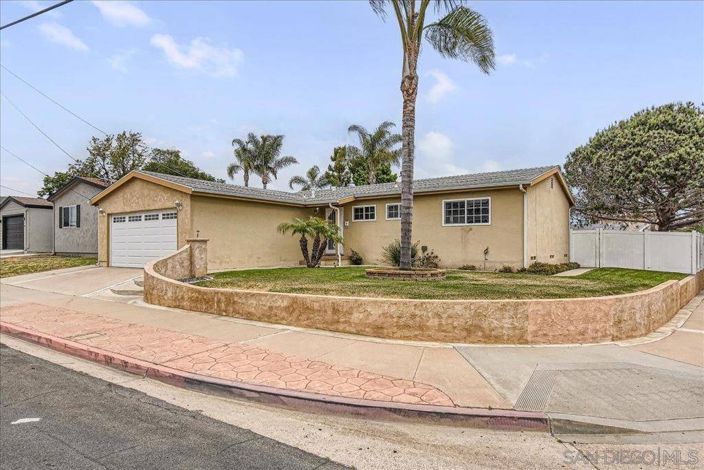 San Diego, CA 92117,4961 Dubois Drive