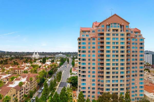 3890 Nobel Drive #206, San Diego, CA 92122