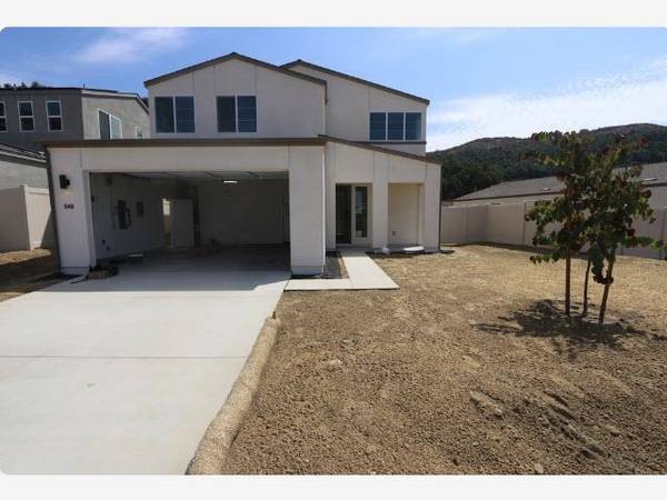 549 Meadowood St. #302, Fallbrook, CA 92028