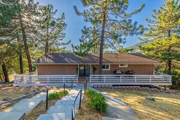 1765 Whispering Pines Dr, Julian, CA 92036