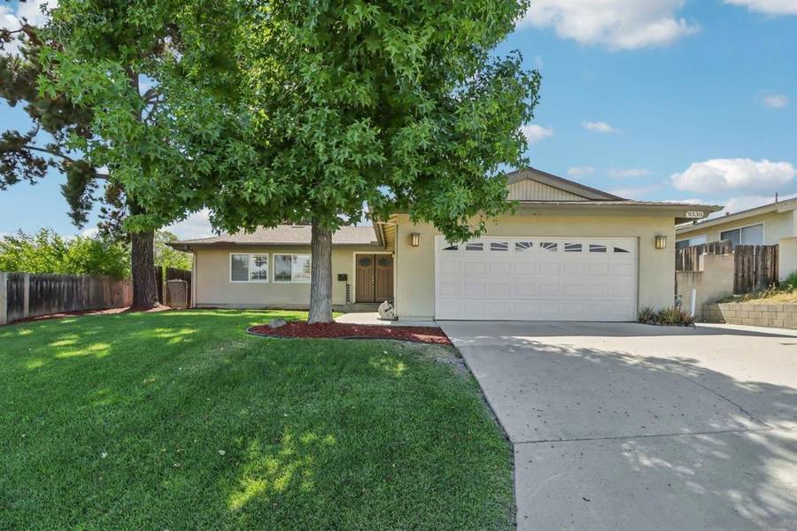 9330 Goyette Pl, Santee, CA 92071