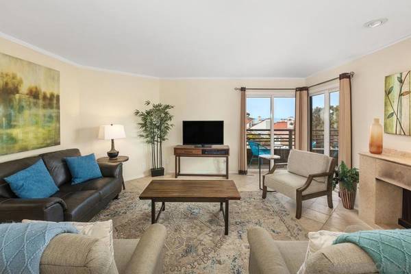 La Jolla, CA 92037,350 Prospect St. #1