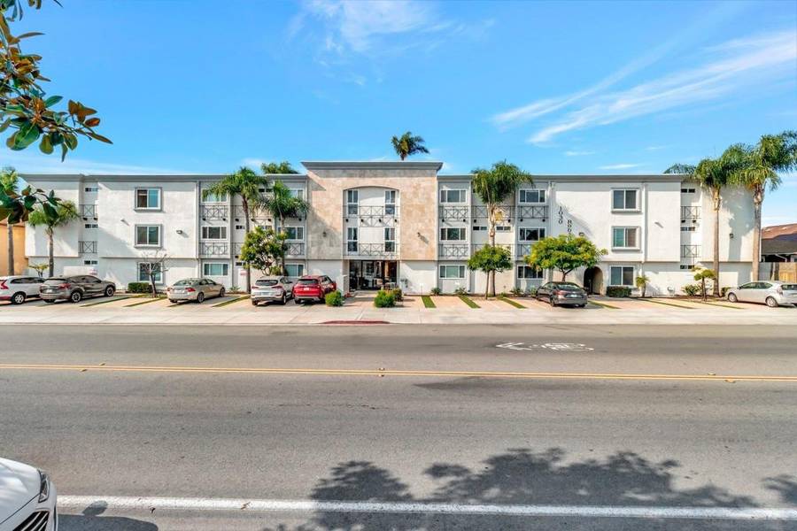 1030 Robinson Ave #204, San Diego, CA 92103