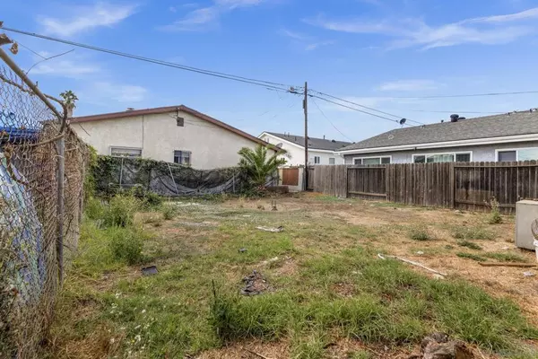 Hawthorne, CA 90250,4718 W 130th