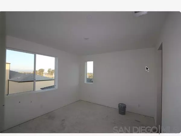 San Diego, CA 92154,5340 Seacliff Place #36