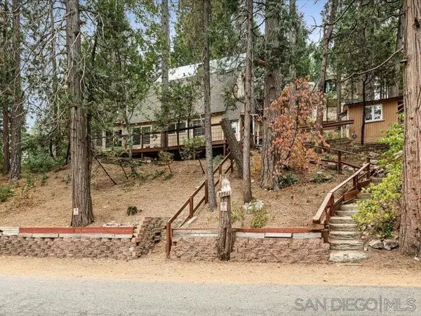 Lake Arrowhead, CA 92352,27961 Rainbow Drive