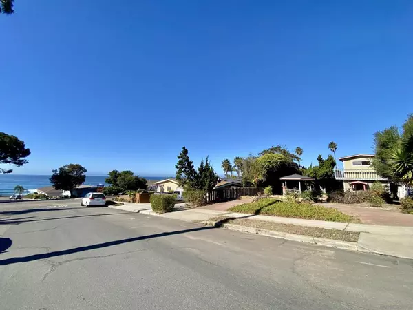 San Diego, CA 92107,4456 Carmelo St