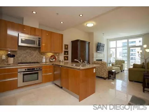 San Diego, CA 92101,550 Front St #402