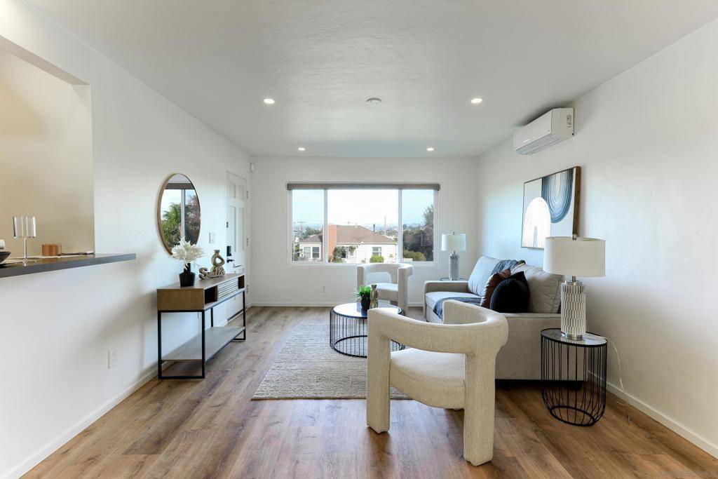 San Diego, CA 92107,3963 Alicia Dr.