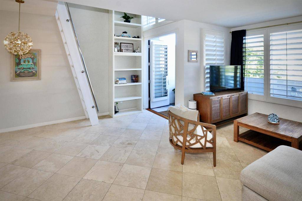 La Jolla, CA 92037,5490 La Jolla Blvd #K207