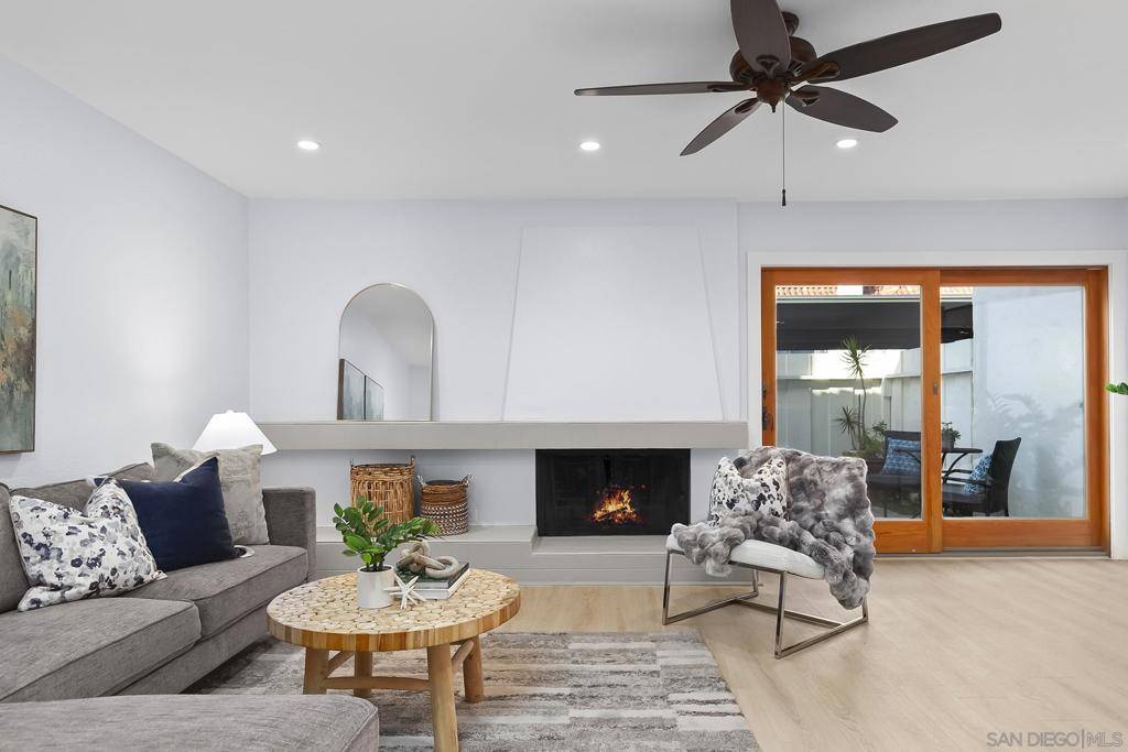 San Diego, CA 92110,4215 Loma Riviera Ln
