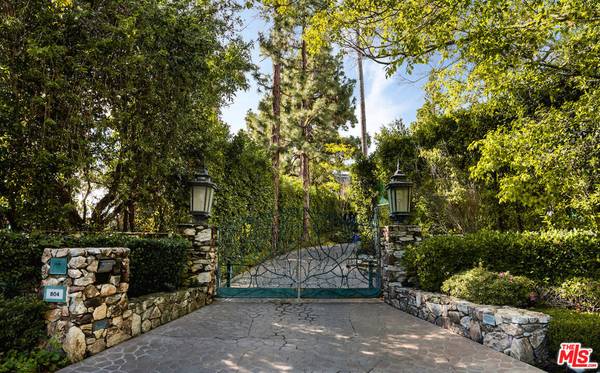 804 Walden DR, Beverly Hills, CA 90210