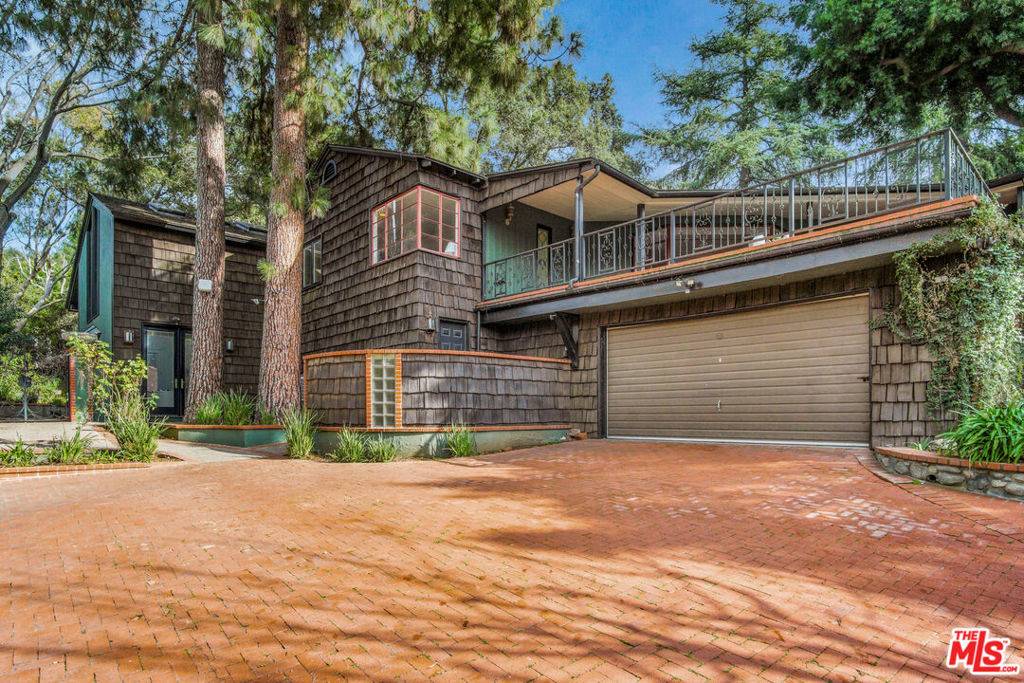 3668 Figueroa ST, La Canada Flintridge, CA 91011