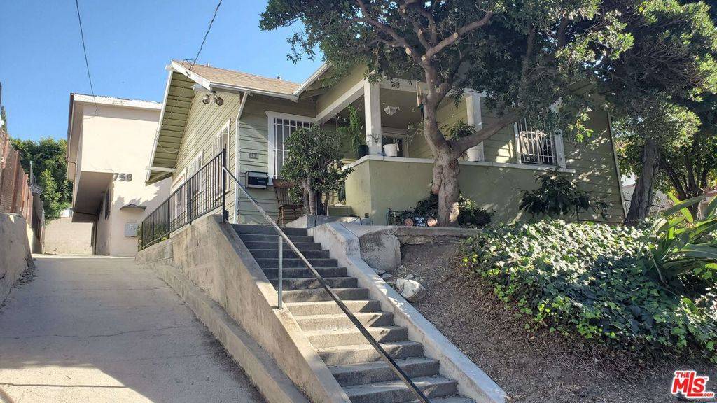 756 Hyperion AVE, Los Angeles, CA 90029