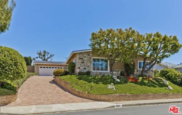 1030 Glenhaven DR, Pacific Palisades, CA 90272