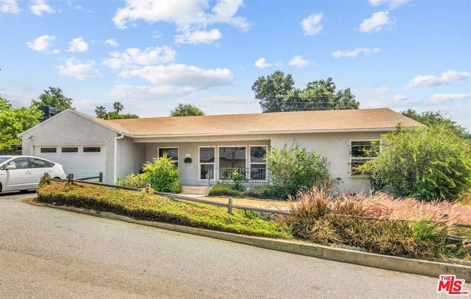 3038 Calanda AVE, Altadena, CA 91001