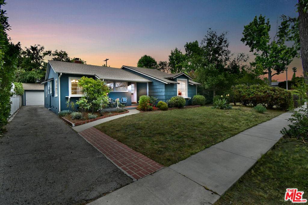13107 Weddington ST, Sherman Oaks, CA 91401