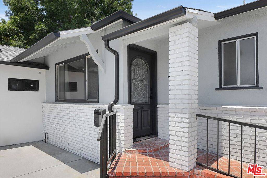 Reseda, CA 91335,19659 Lemay ST