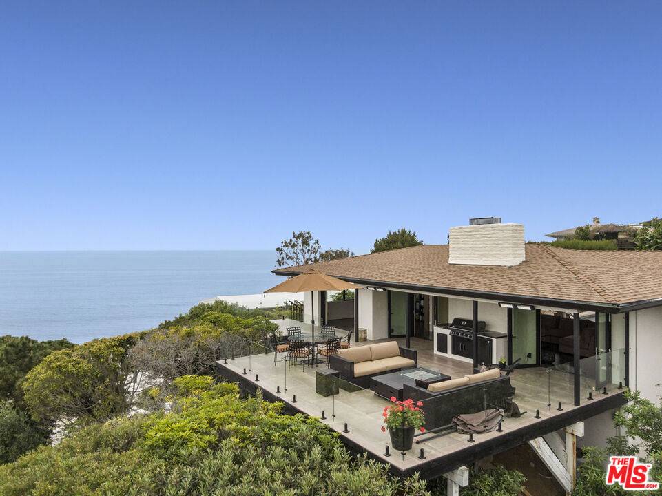 17438 Revello DR, Pacific Palisades, CA 90272