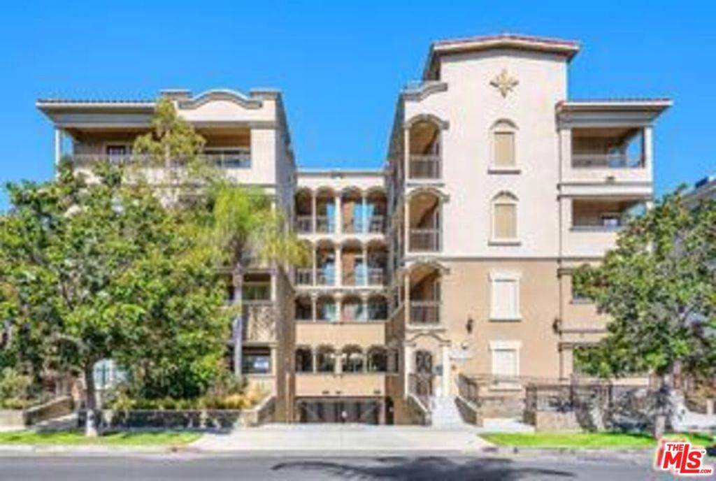 Los Angeles, CA 90048,432 S Willaman DR #303