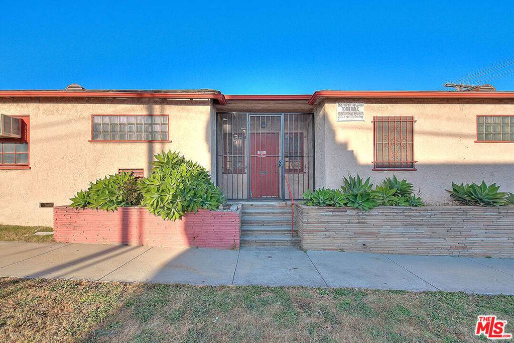 Los Angeles, CA 90043,3956 W Slauson AVE