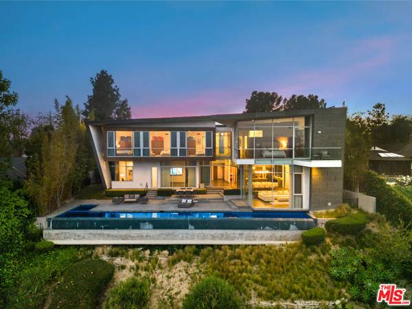 2170 Stradella RD, Los Angeles, CA 90077