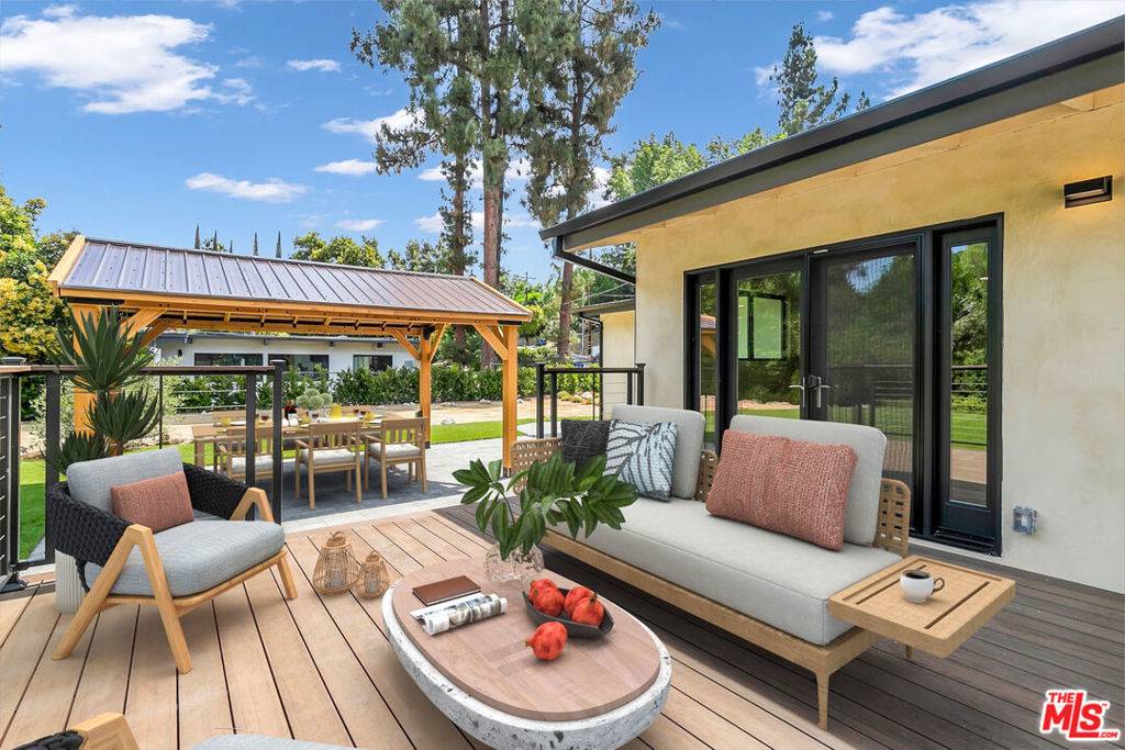 Tarzana, CA 91356,4739 Corbin AVE