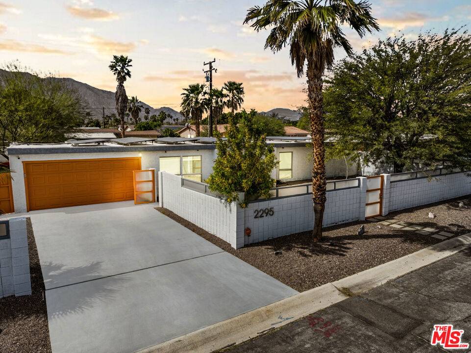 2295 Nicola RD, Palm Springs, CA 92262