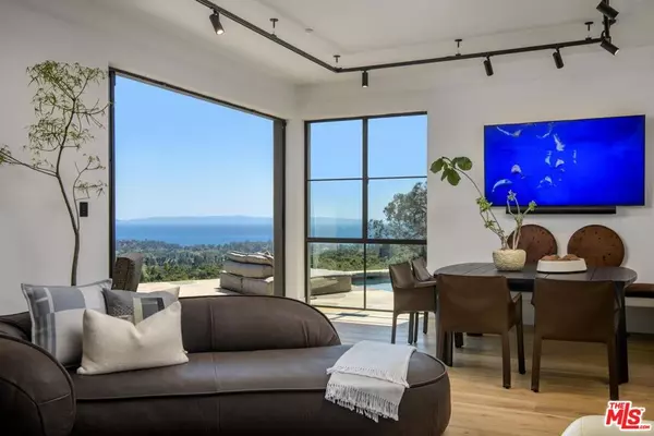 Santa Barbara, CA 93108,956 Mariposa LN