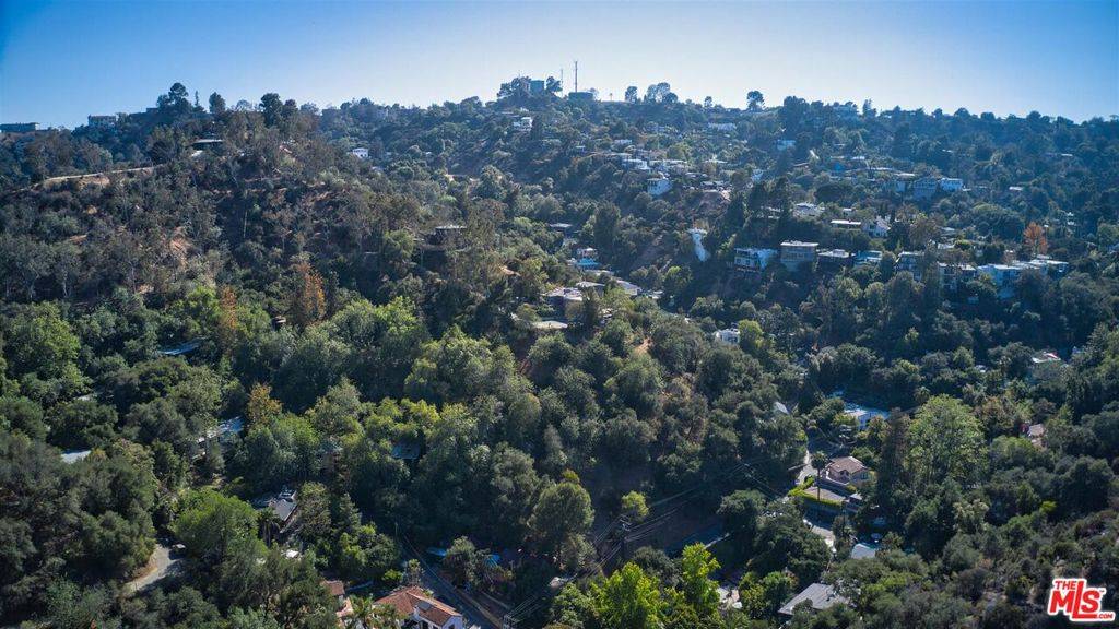 8692 Wonderland AVE, Los Angeles, CA 90046