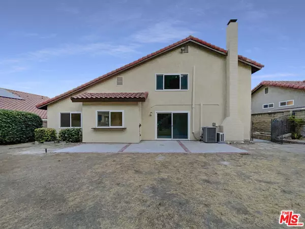 Canyon Country, CA 91387,17023 Canvas ST