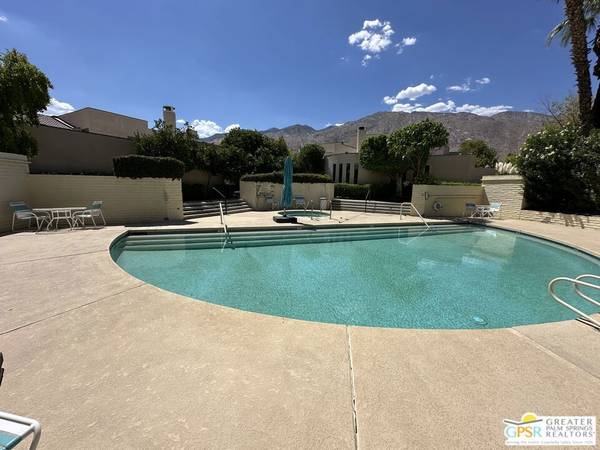 974 North Village SQ, Palm Springs, CA 92262