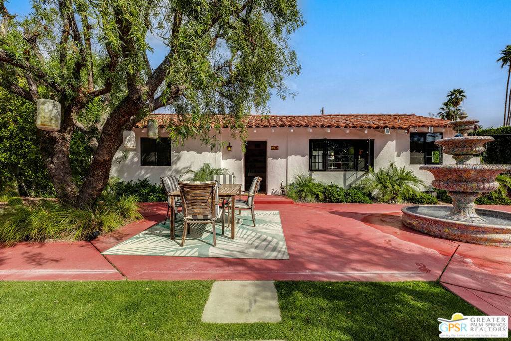 206 E Morongo RD, Palm Springs, CA 92264