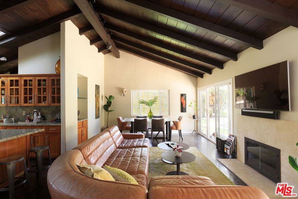 12416 Aneta ST, Los Angeles, CA 90066
