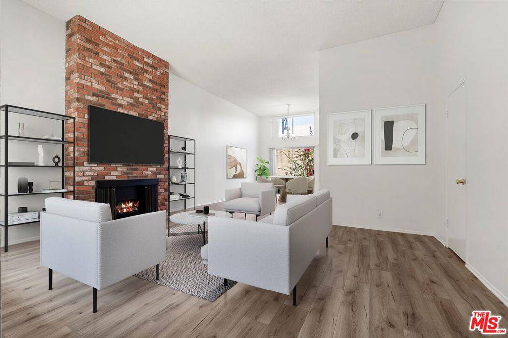 2452 Chelsea PL #L, Santa Monica, CA 90404