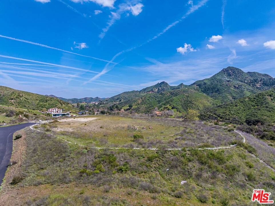 Agoura Hills, CA 91301,31725 Lobo Canyon RD