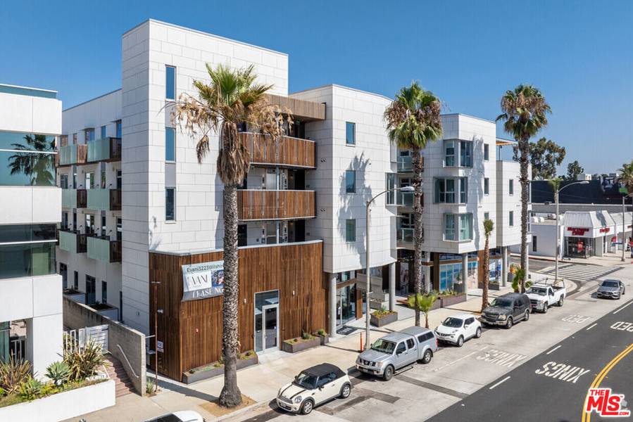 3223 Wilshire BLVD #207, Santa Monica, CA 90403