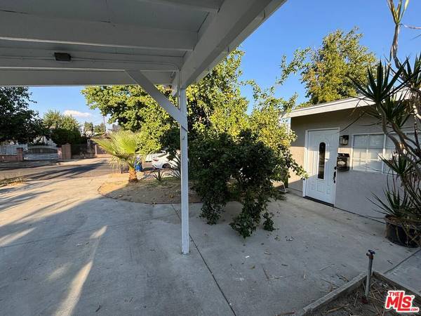 Panorama City, CA 91402,8131 Matilija AVE